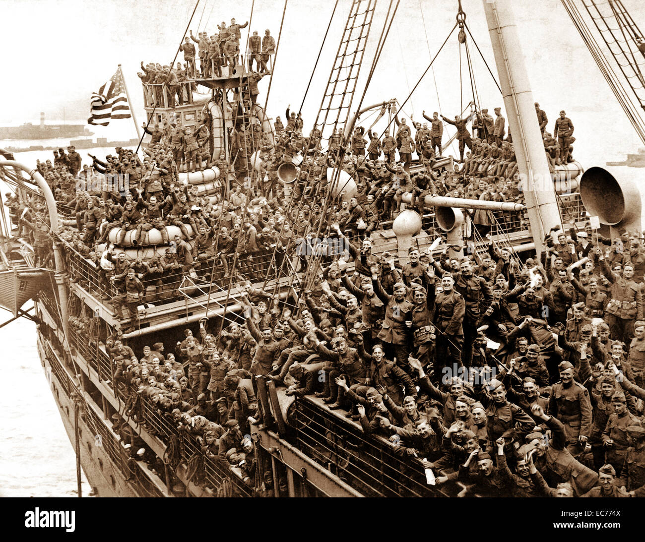 Returning soldiers on the Agamemnon. Hoboken, N.J. Troops arriving from France, Circa 1919 Stock Photo