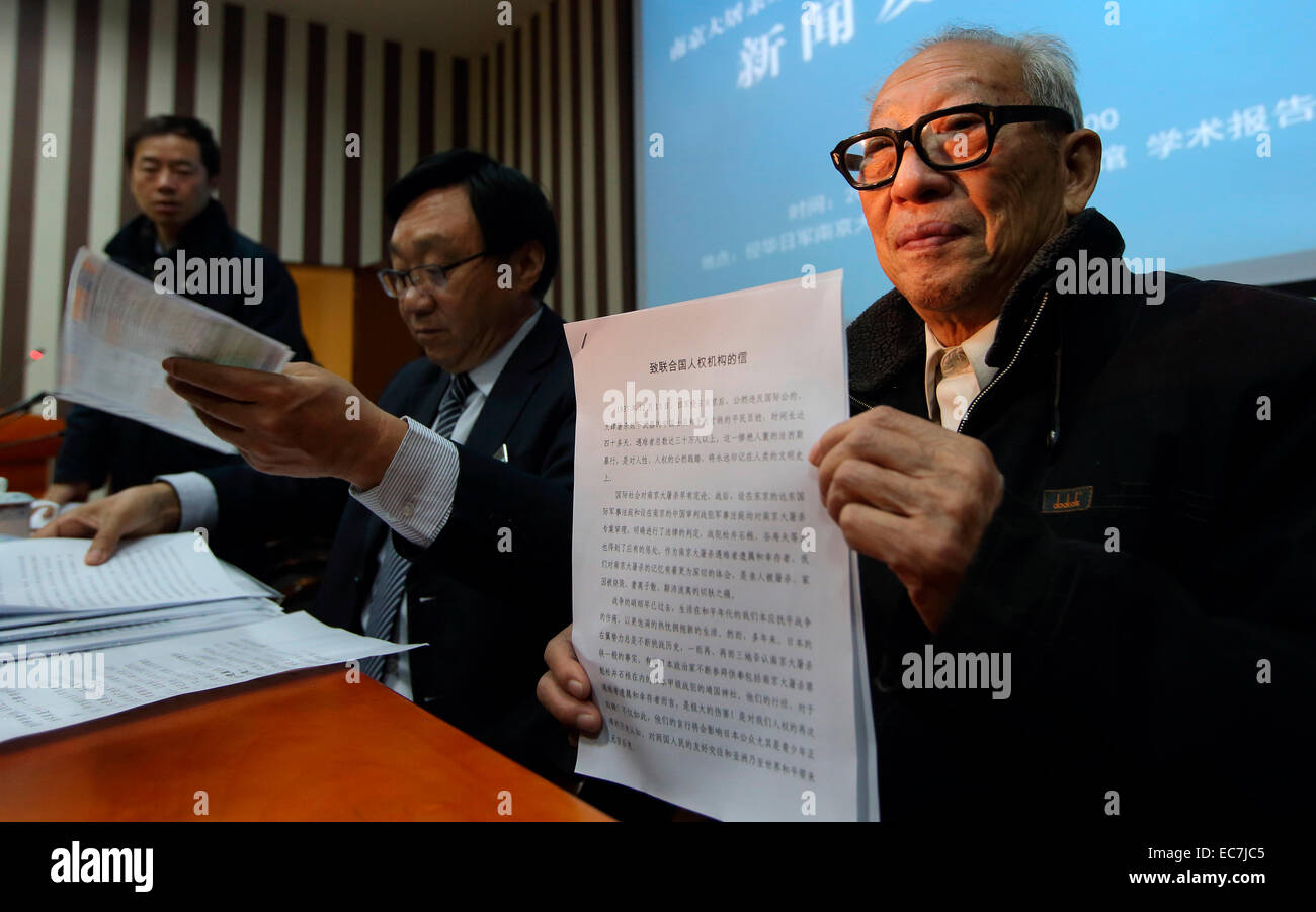 3361 survivors and families of Nanking Massacre write open letters to the United Nations human rights institution to call on Japanese goverenment face up to the history in Nanjing, Jiangsu, China on 10th December, 2014. Stock Photo