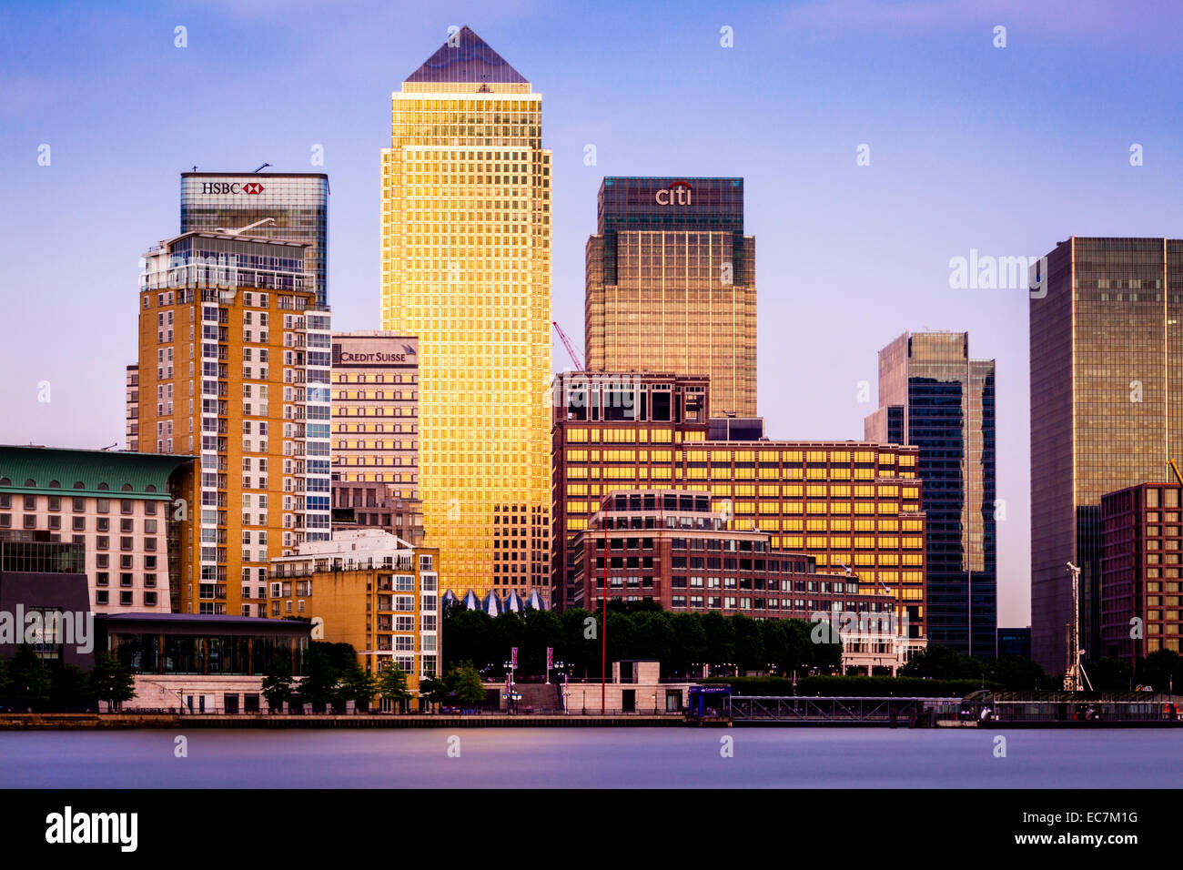 canary wharf financial district london Stock Photo - Alamy
