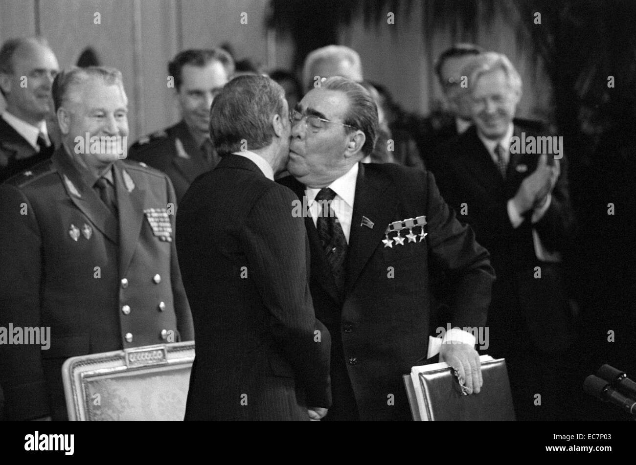 Photograph of Soviet Leader Leonid Brezhnev (1906-1982) kissing the cheek of United States President Jimmy Carter (1924 - ). Dated 1979 Stock Photo