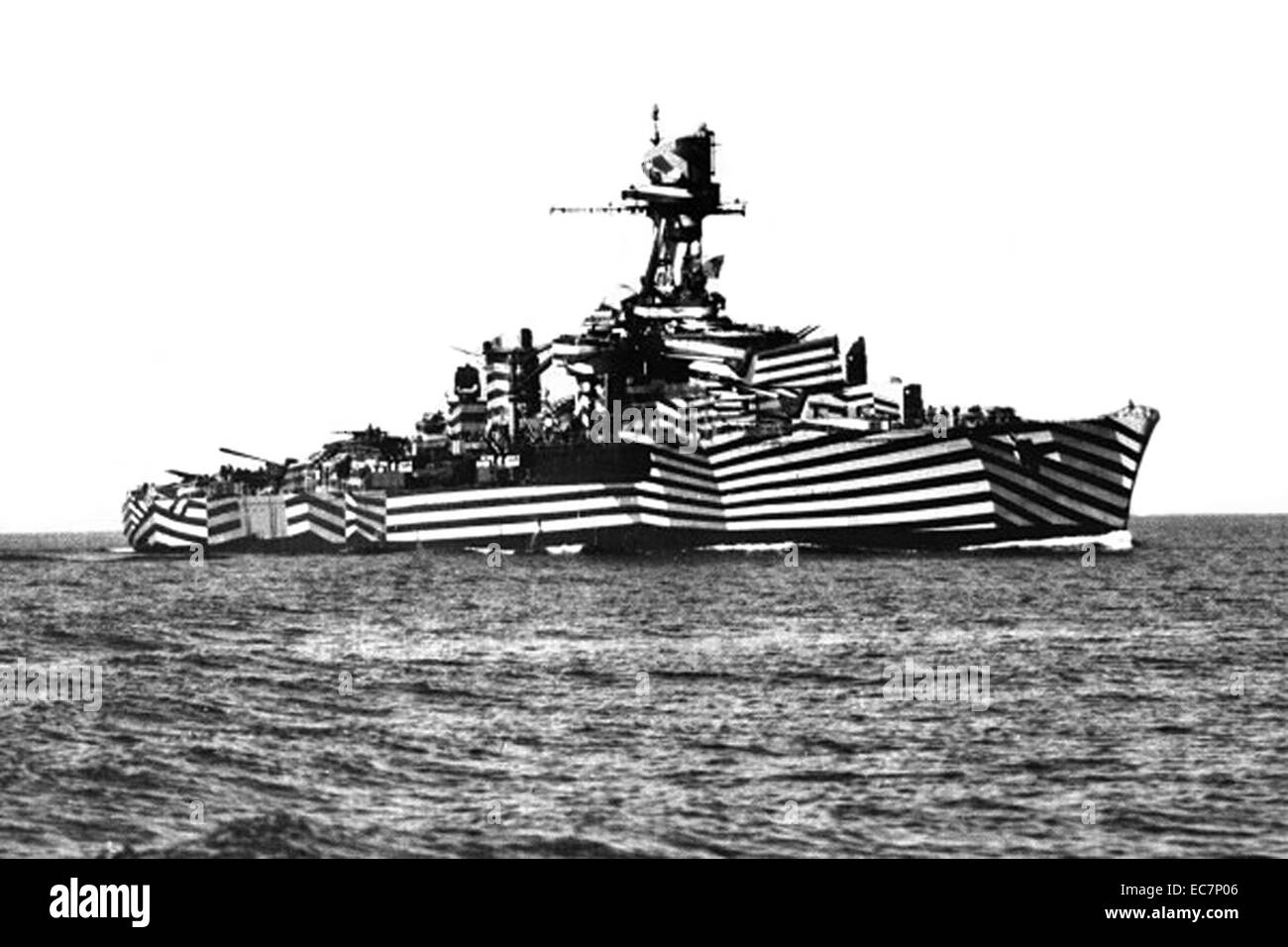 Photograph of a Dreadnought battleship in dazzle camouflage. The camouflage made it difficult to estimate a targets range, speed and heading. Dated 1917 Stock Photo