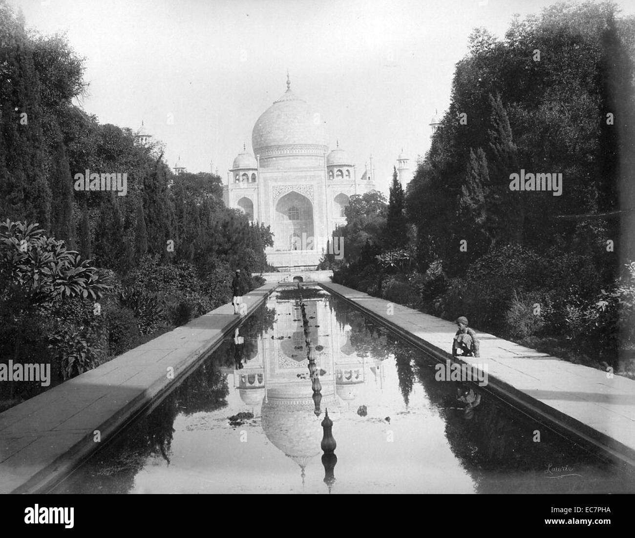 Photograph of a neglected Taj Mahal after the fall of the Mughal Empire. Dated 1890 Stock Photo
