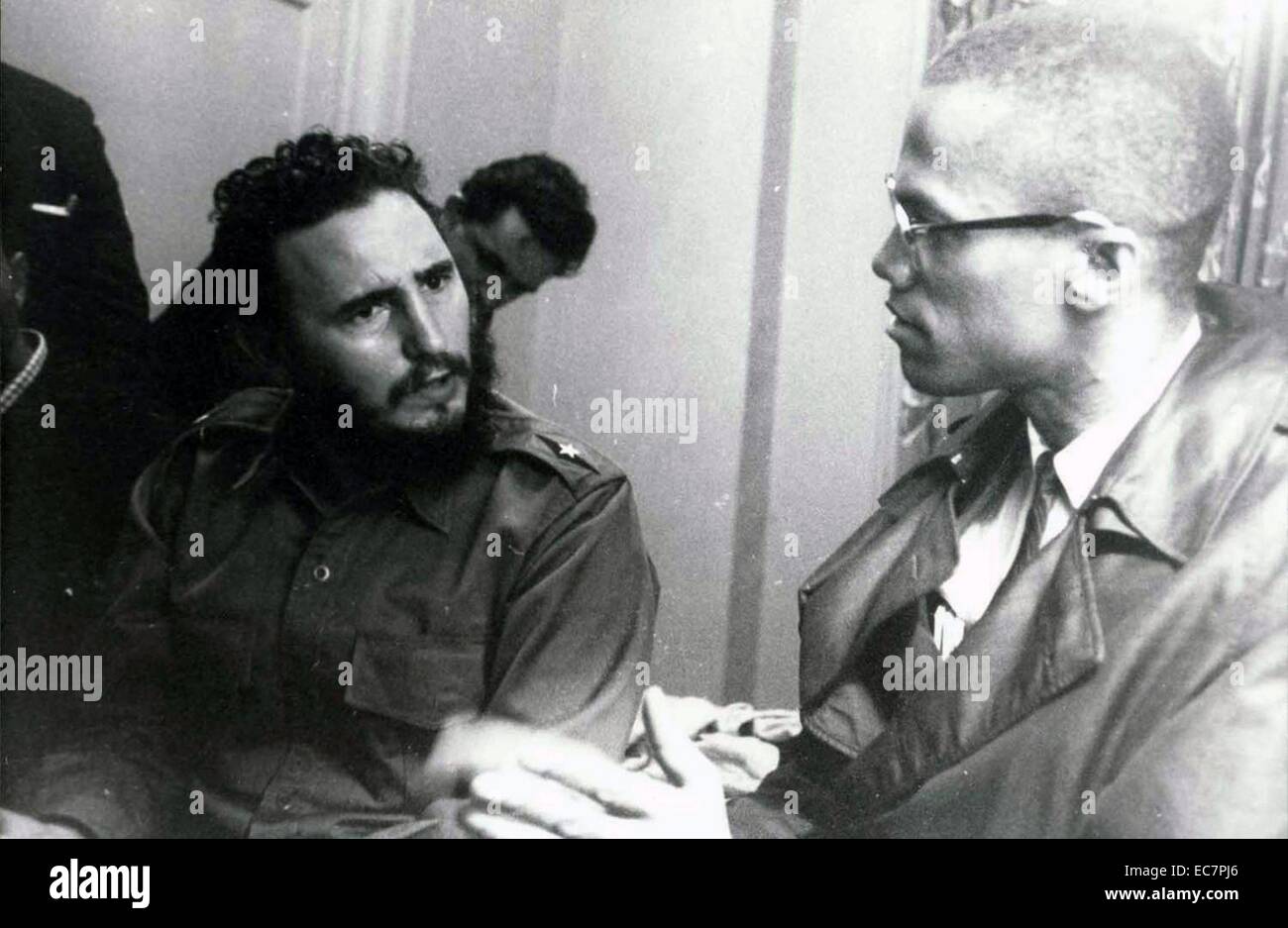 Photograph of a meeting in Harlem with Fidel Castro (1926-) and Malcolm X (1925-1965). Dated 1960 Stock Photo