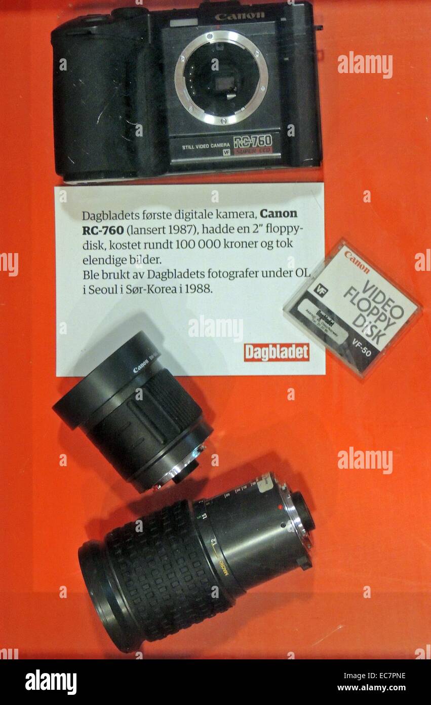 The Canon RC760 digital camera with floppy disk 1987 Stock Photo Alamy