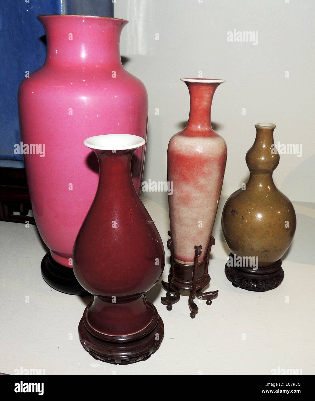 Vase pot glazed chines china ceramics pottery qing hires stock