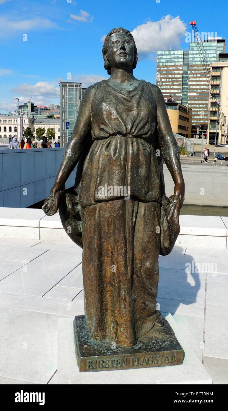 statue of Kirsten Målfrid Flagstad (12 July 1895 – 7 December 1962) was a Norwegian opera singer and a highly regarded Wagnerian (dramatic) soprano. She ranks among the greatest singers of the 20th century Stock Photo