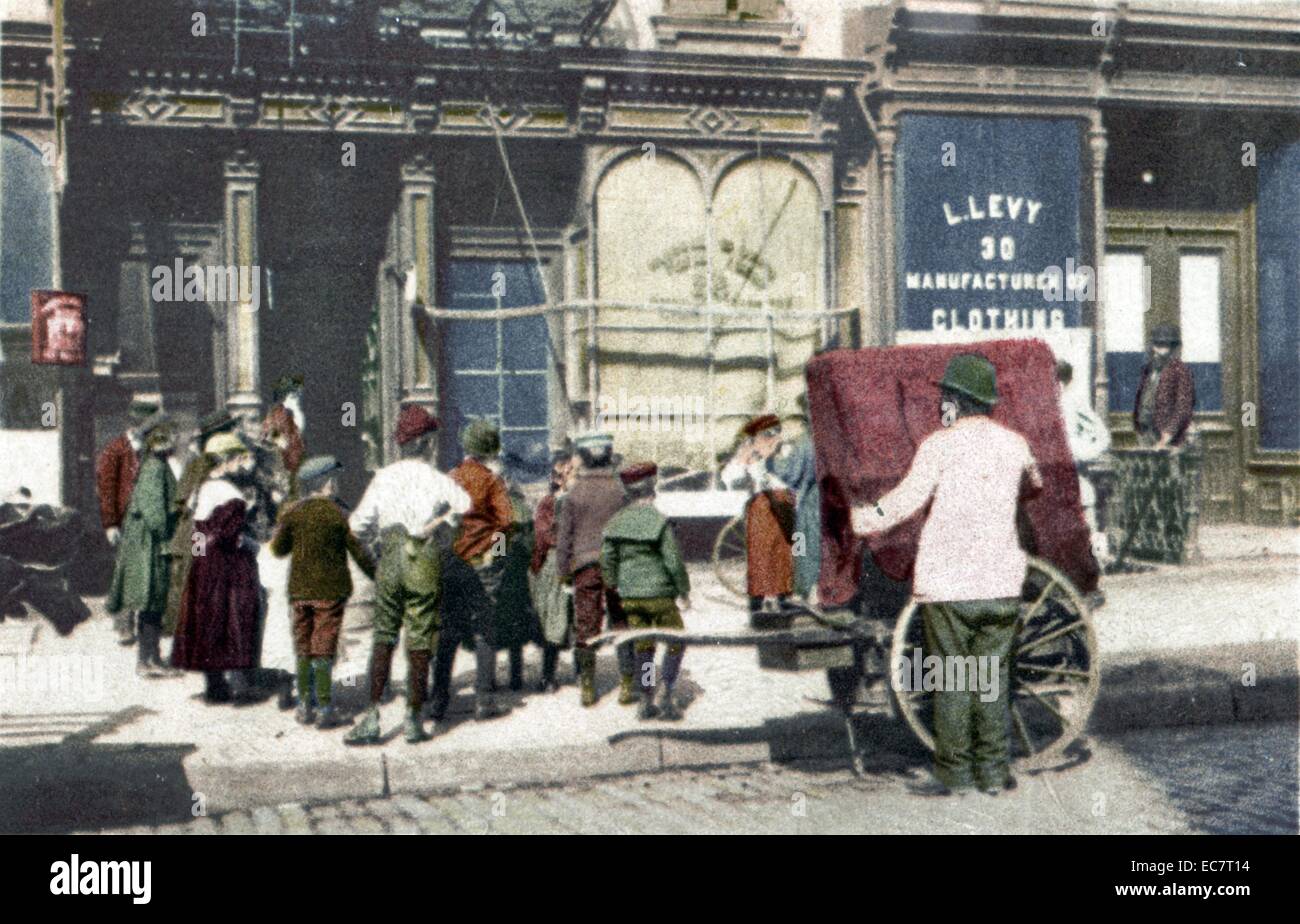 The italian organ grinder hi-res stock photography and images - Alamy
