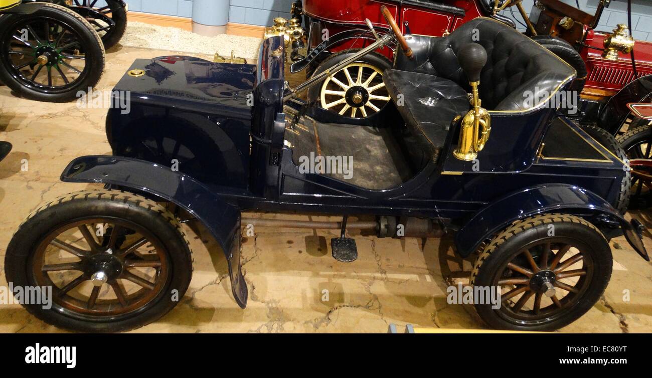 1904 Wolseley 6hp phæton. This car was one of the last product Wolseley produced before Herbert Austin left to form his own company in 1905. This is an early production model of which only approximately eight other examples are known to exist. Stock Photo