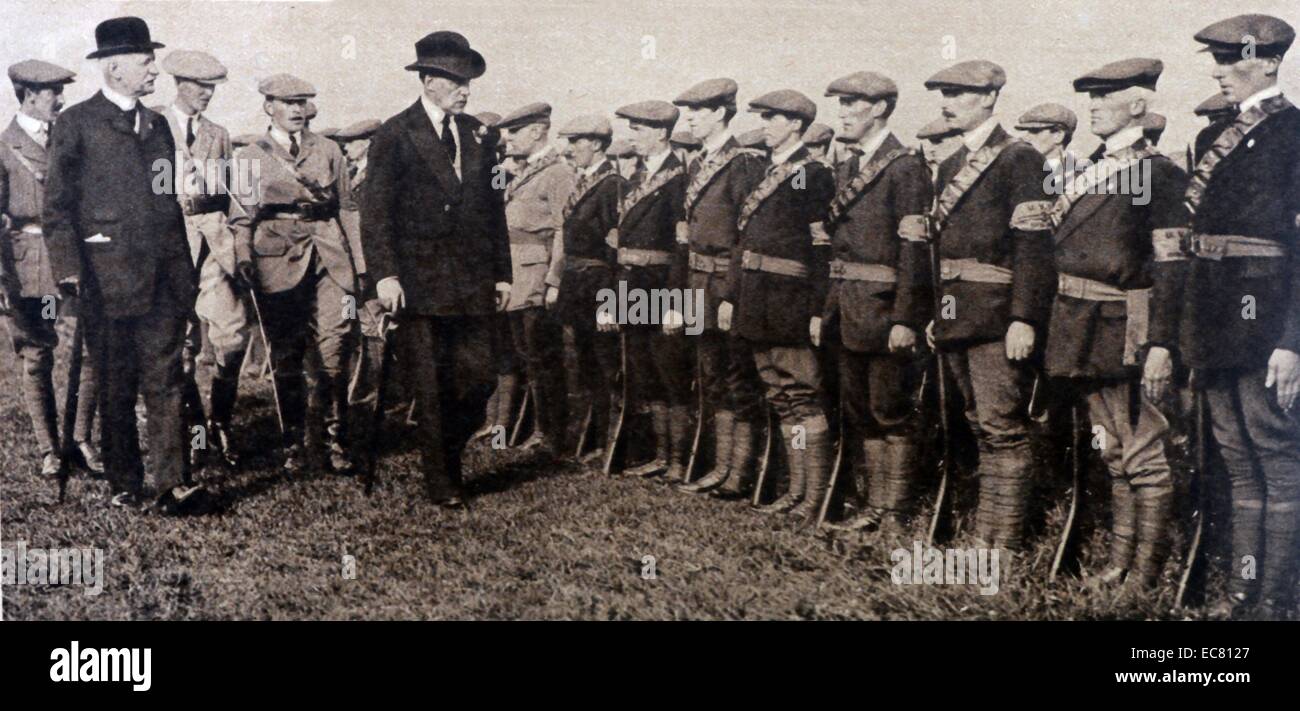 Photograph of Sir Edward Carson (1854-1935) inspecting his Ulster volunteers. Dated 1914 Stock Photo