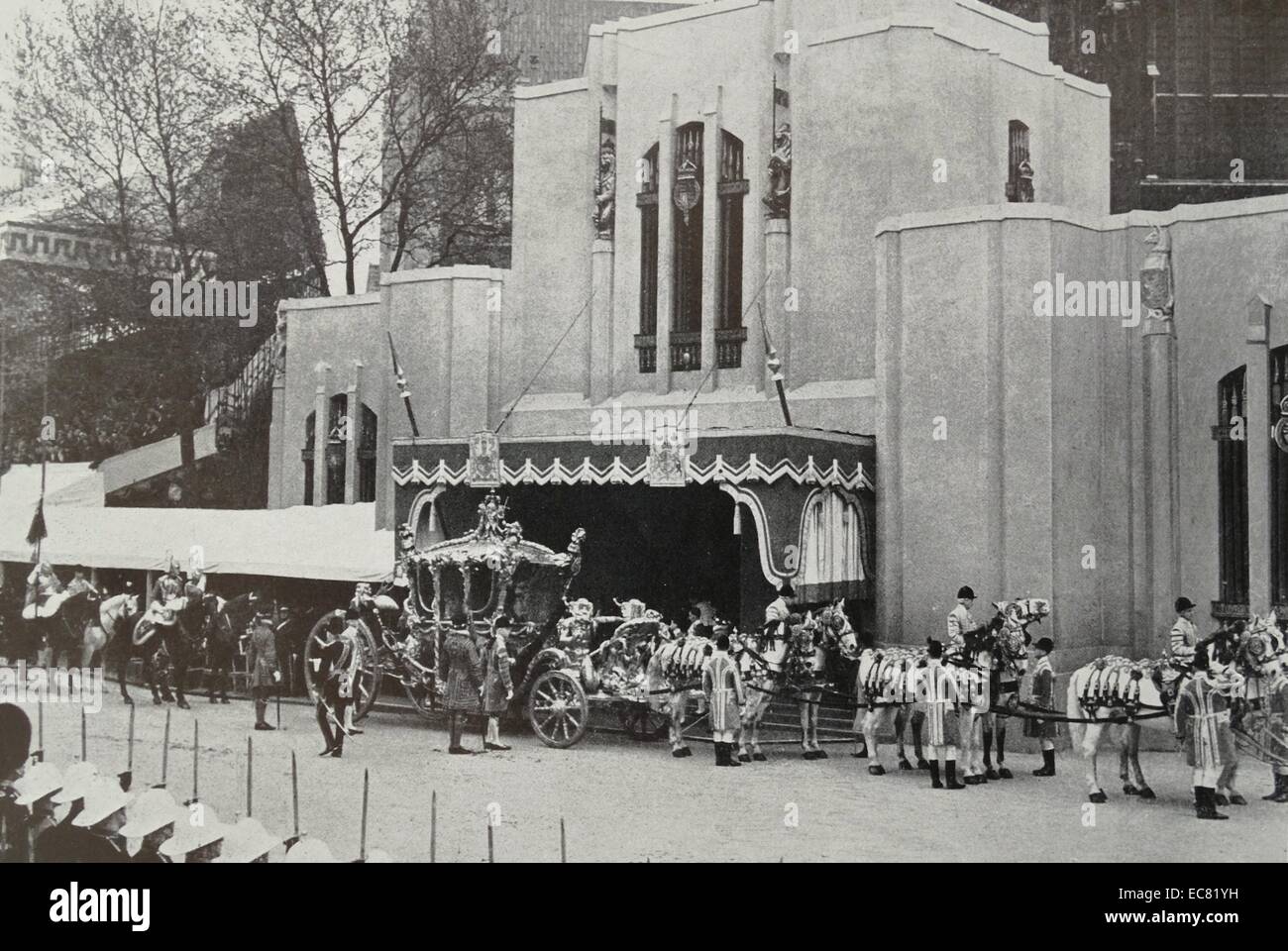 Coronation of King George VI at Westminster abbey; London; Coach arrives Stock Photo