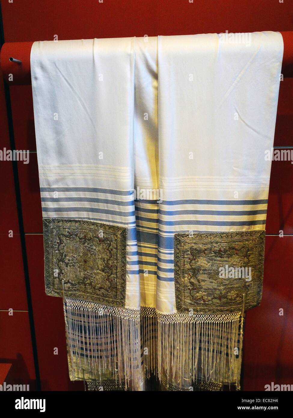 Jewish prayer shawl netherlands religion jewish judaism religious hi