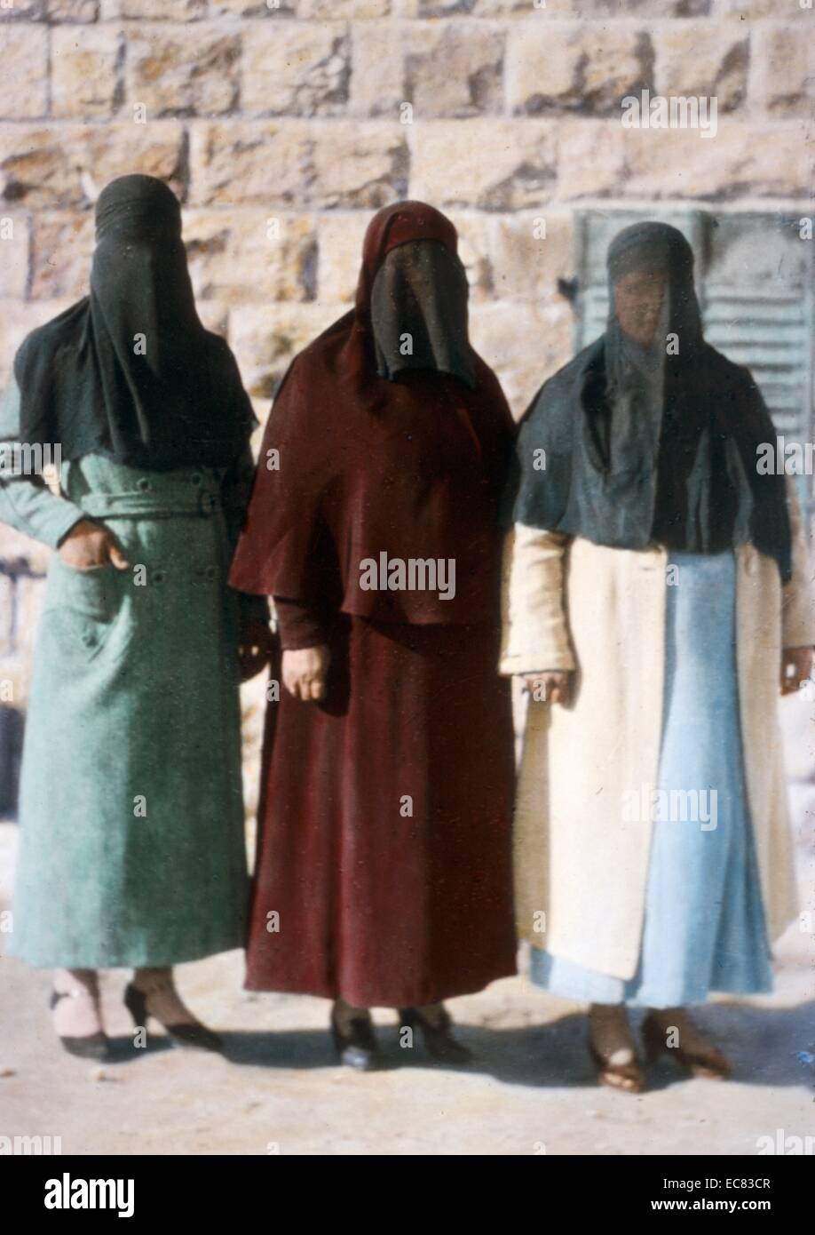arab women's traditional dress