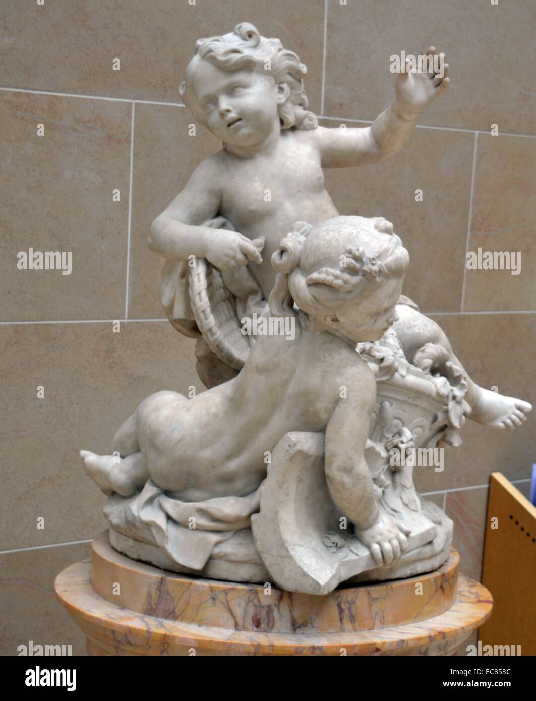 Marble statue of two children fighting near a broken vase. Created and completed by French sculptors Jean-Joseph Vinache (1696-1754) and Nicolas-François Gillet (1712-1791). Dated 1758 Stock Photo