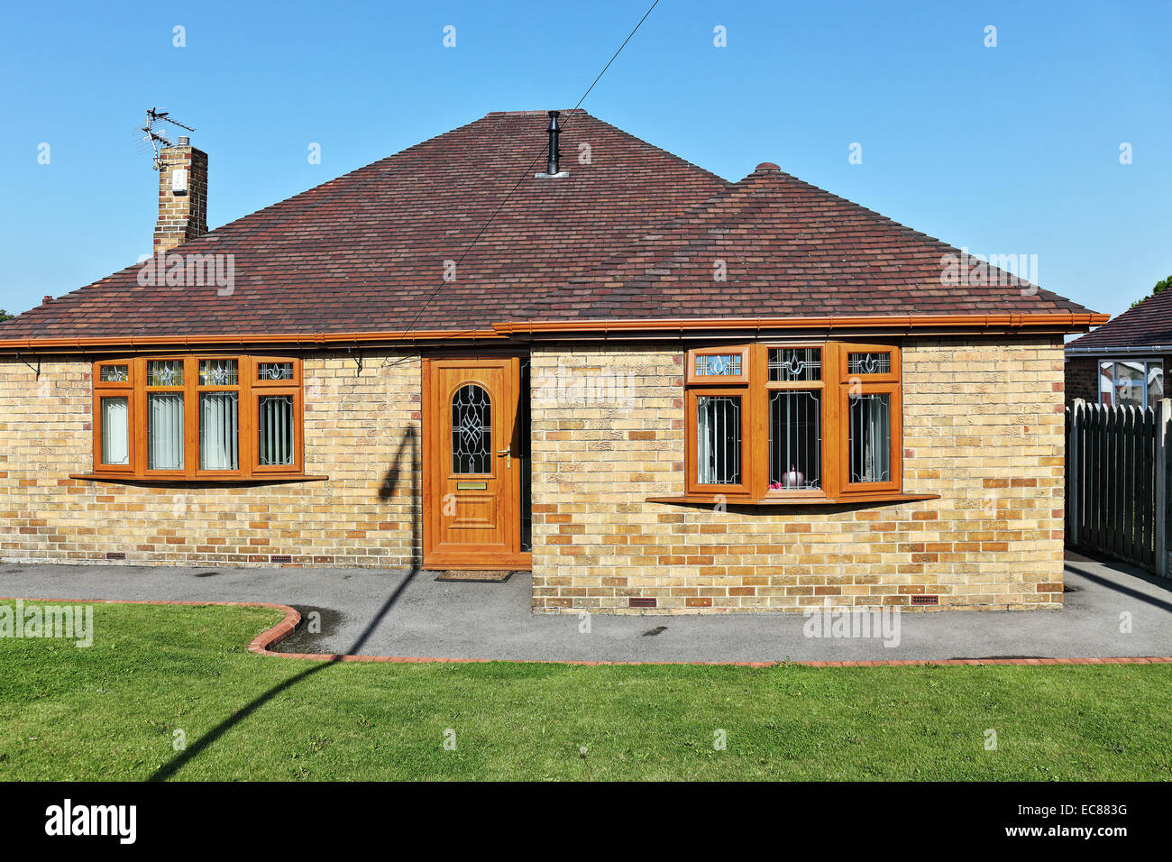 Traditional english house Stock Photo - Alamy