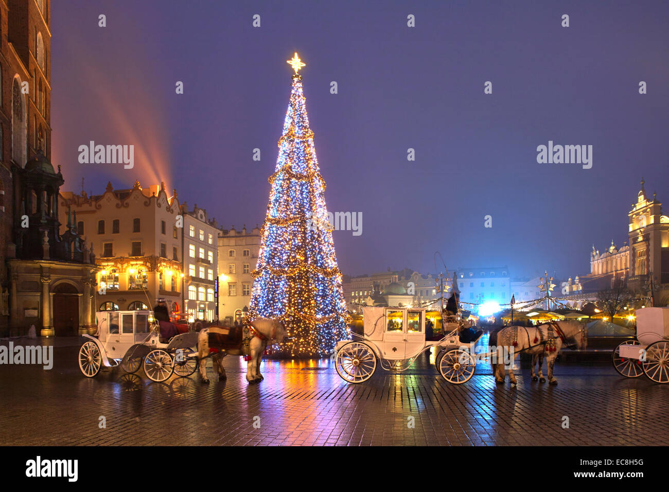 Poland Krakow Christmas Market Rynek Glowny Twilight Stock Photo Alamy