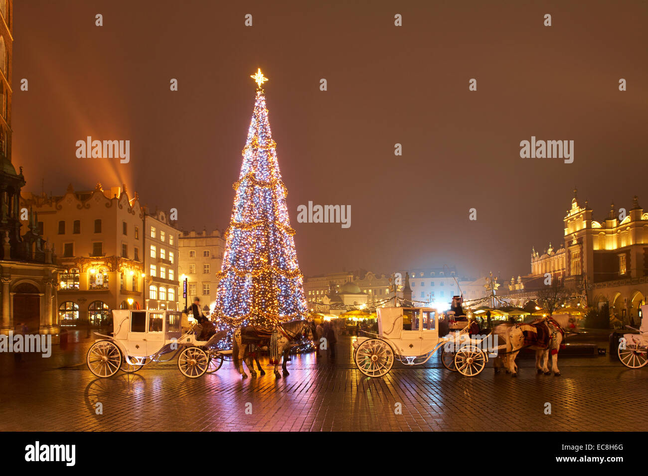 Poland Krakow Christmas Market Rynek Glowny Twilight Stock Photo Alamy