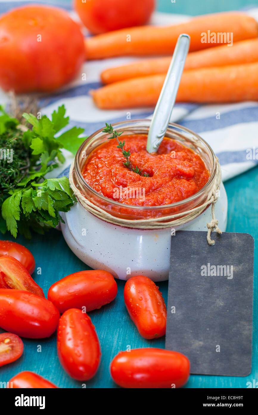Tomato sauce ingredient label hi-res stock photography and images - Alamy