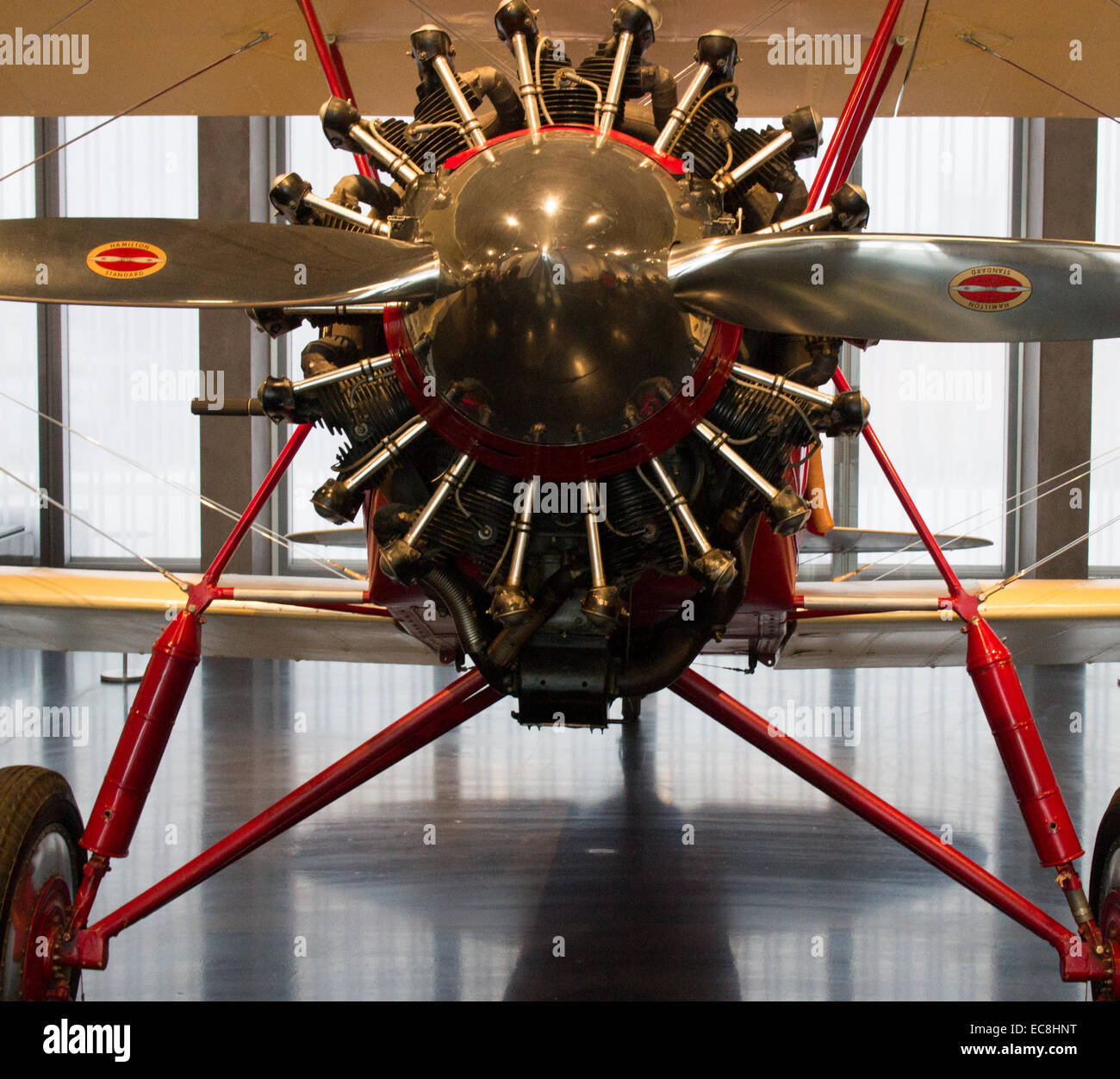 Plane wheels hi-res stock photography and images - Alamy