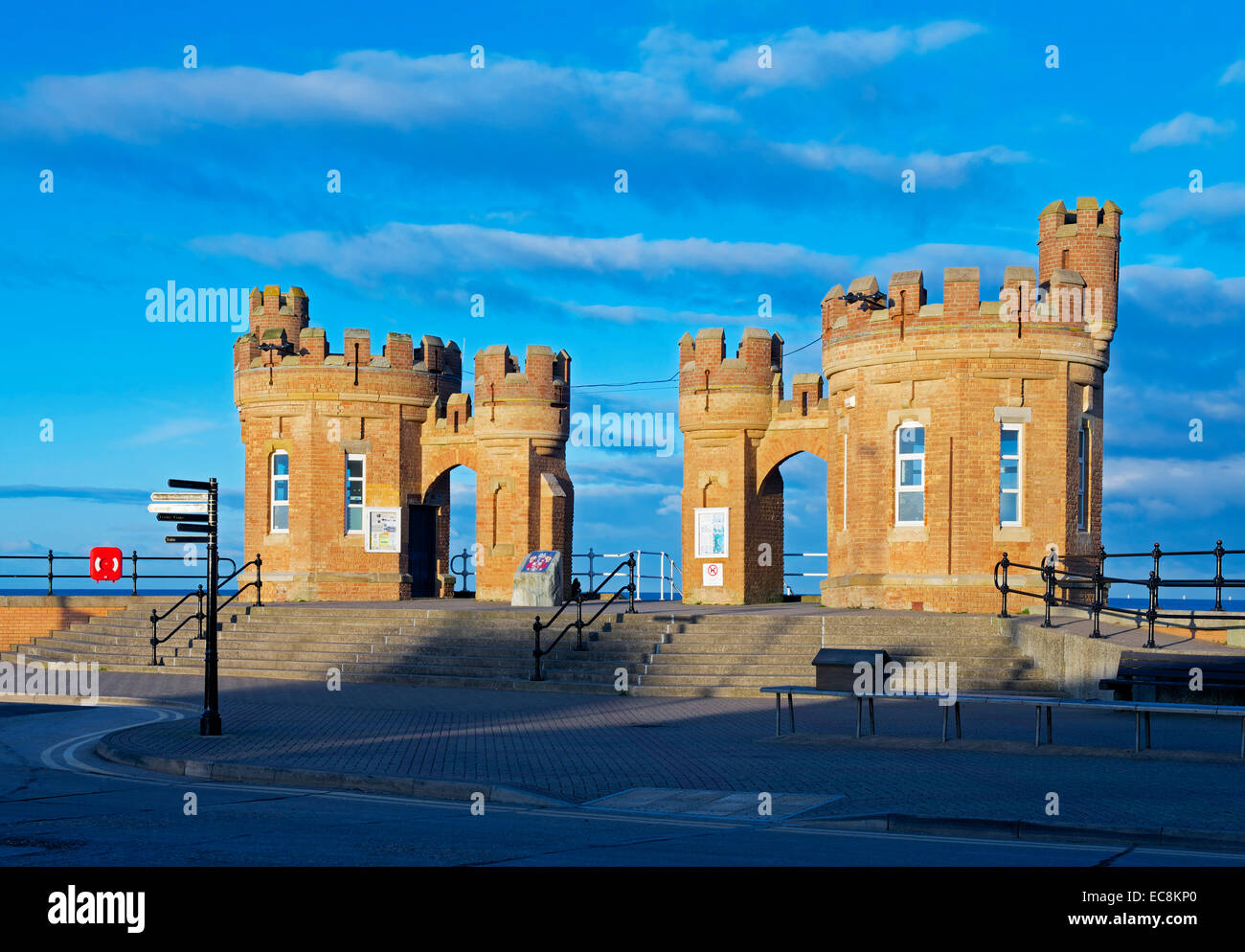 Withernsea promenade hires stock photography and images Alamy