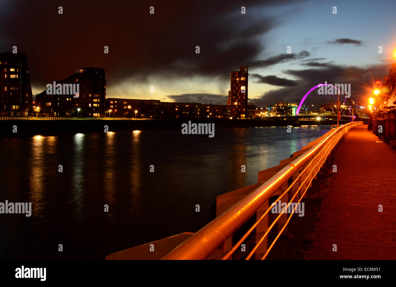 The River Clyde in Glasgow, Scotland at night Stock Photo