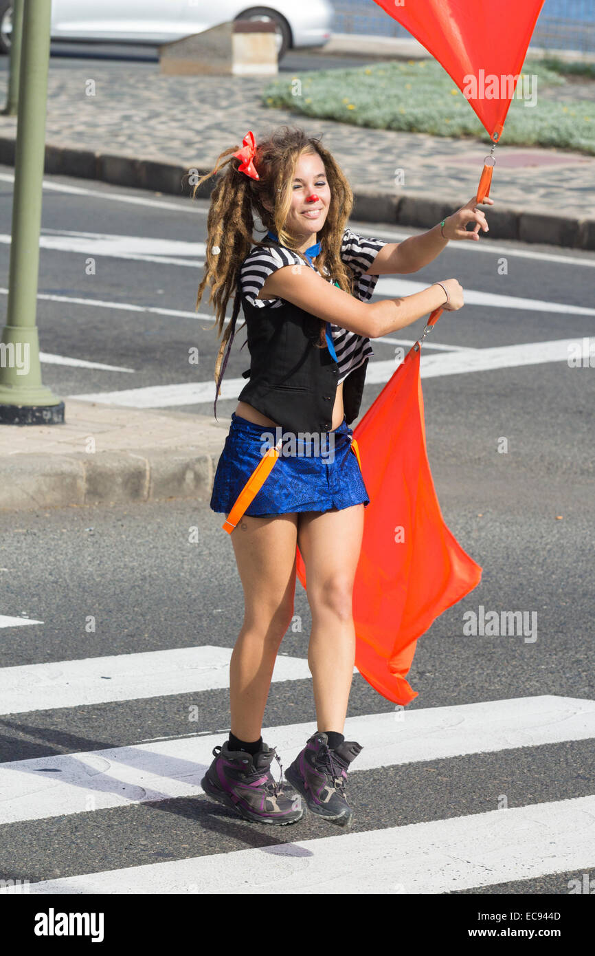 buskers-at-traffic-lights-in-spain-stock-photo-alamy