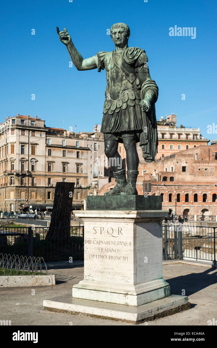 Bronze statue of Roman Emperor Trajan, Via dei Fori Imperiali, Rione I Monti, Rome, Lazio, Italy
