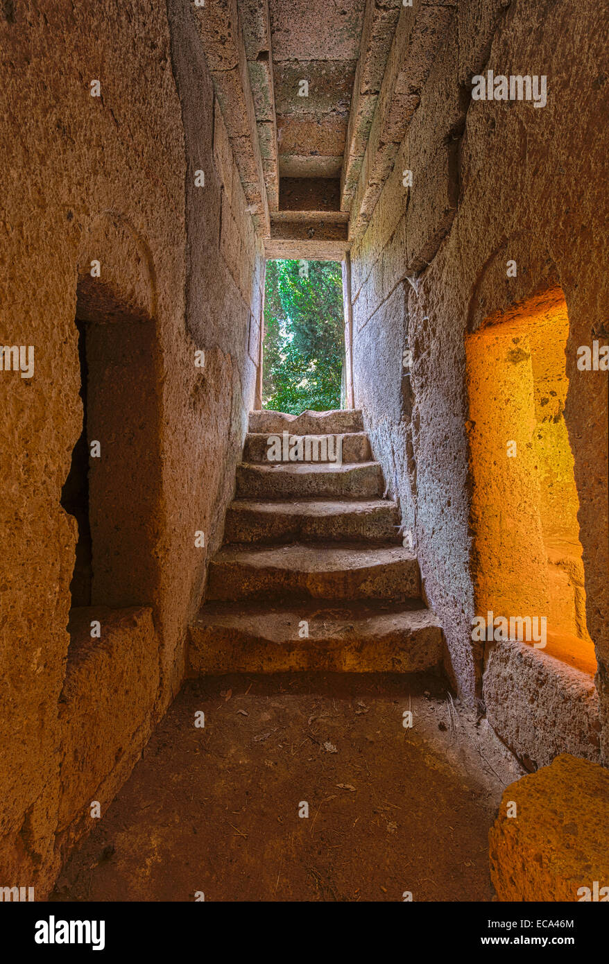 Entrance tunnel to grave chamber, tomba, tumulus mound grave, Etruscan Necropolis, necropolis Banditaccia Stock Photo