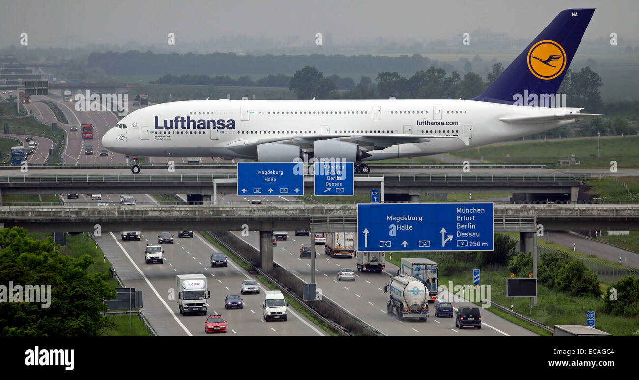 Largest Commercial Airplane In The World Largest commercial airplane in the world