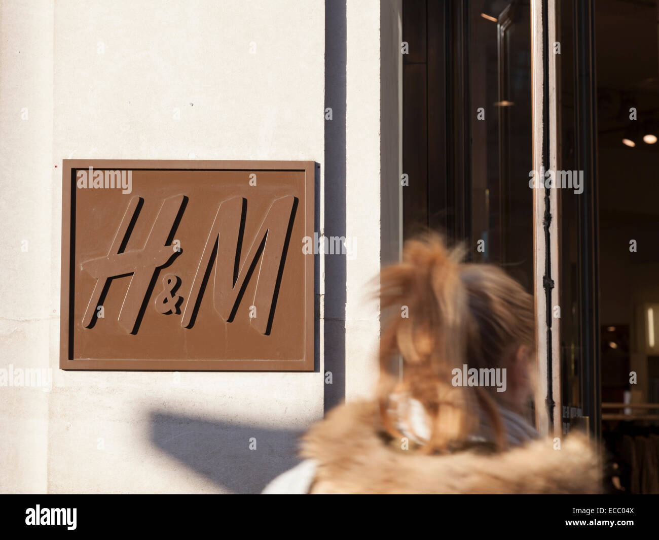 H&M clothes store on Oxford Street Stock Photo Alamy
