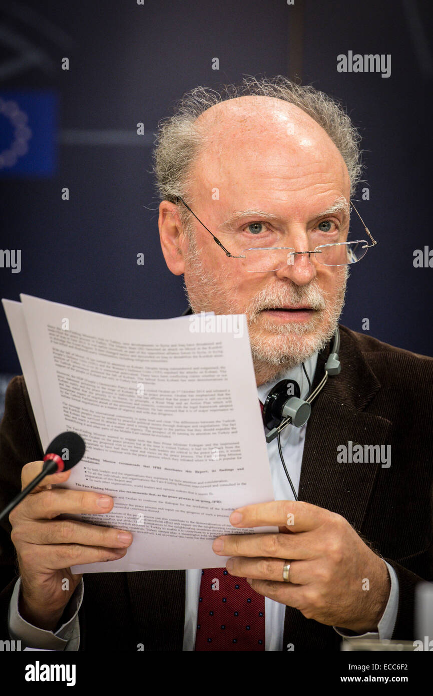 Brussels, Belgium. 11th December, 2014. Francis Wurtz, French politician, member of French Communist Party (PCF) holds press conference at European Parliament headquarters in Brussels, Belgium on 11.12.2014 International Peace and Reconciliation Initiative issued the Report on Turkey-Kurds Peace Process. Credit:  ZUMA Press, Inc./Alamy Live News Stock Photo