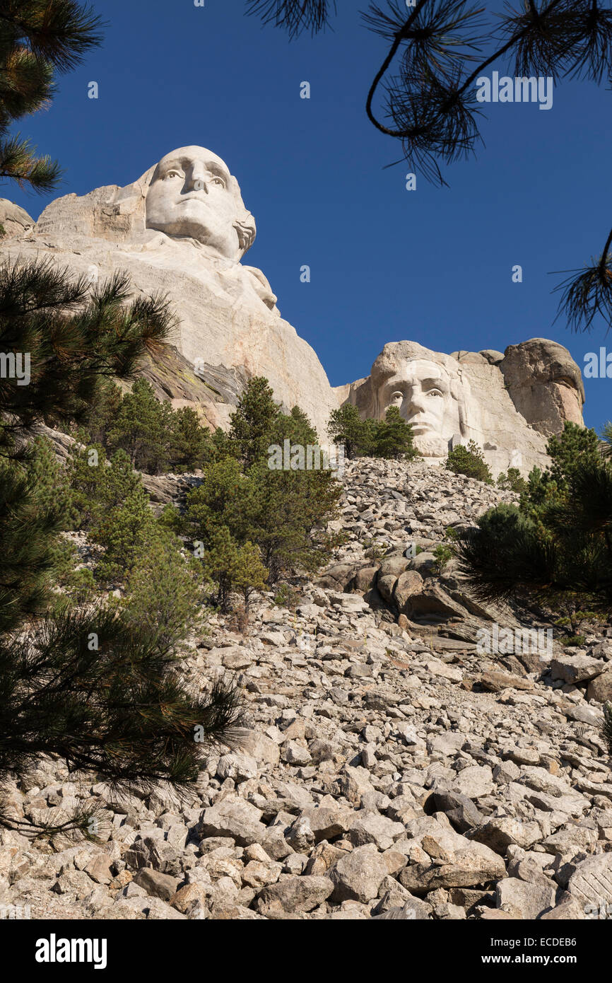 Mount Rushmore Sculptures Of Presidents George Washington Hi res Stock mount-rushmore-sculptures-of-presidents-george-washington-hi-res-stock