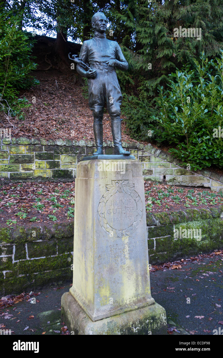 Statue of Jimmy Guthrie (1897-1937), Wilton Lodge Park, Hawick ...