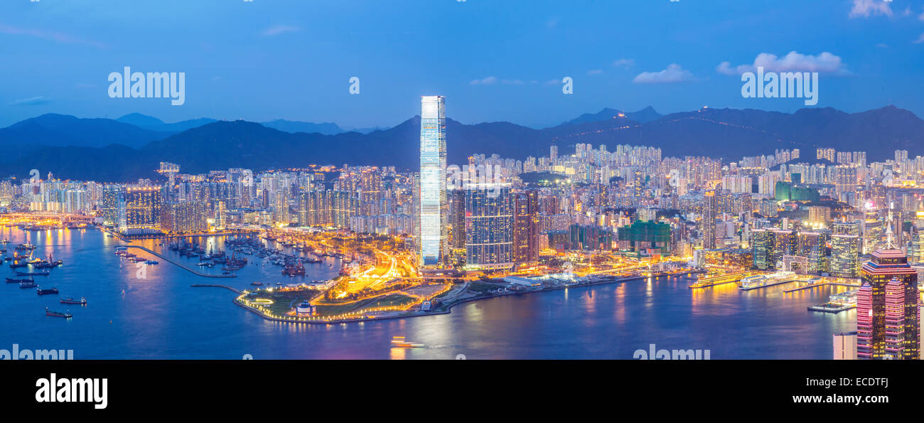 Panorama Hong Kong Skyline from Victoria Peak at dusk Stock Photo - Alamy