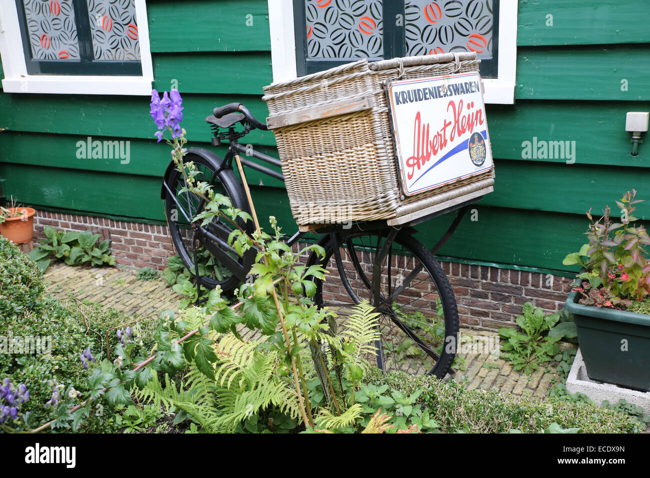 grocery delivery bicycle