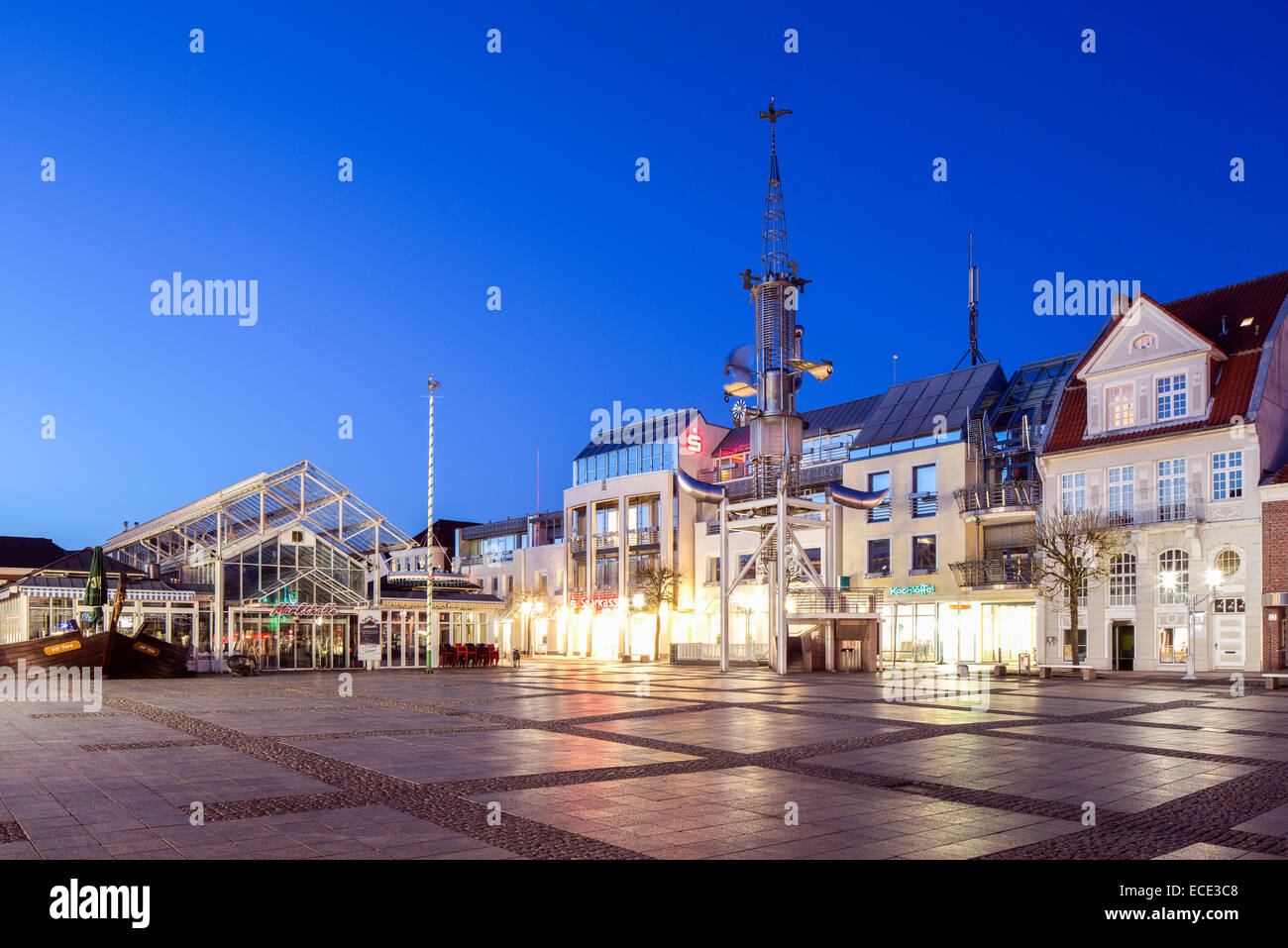 Aurich market square with the market hall and the Sous Tower artwork, Aurich, East Frisia, Lower Saxony, Germany Stock Photo