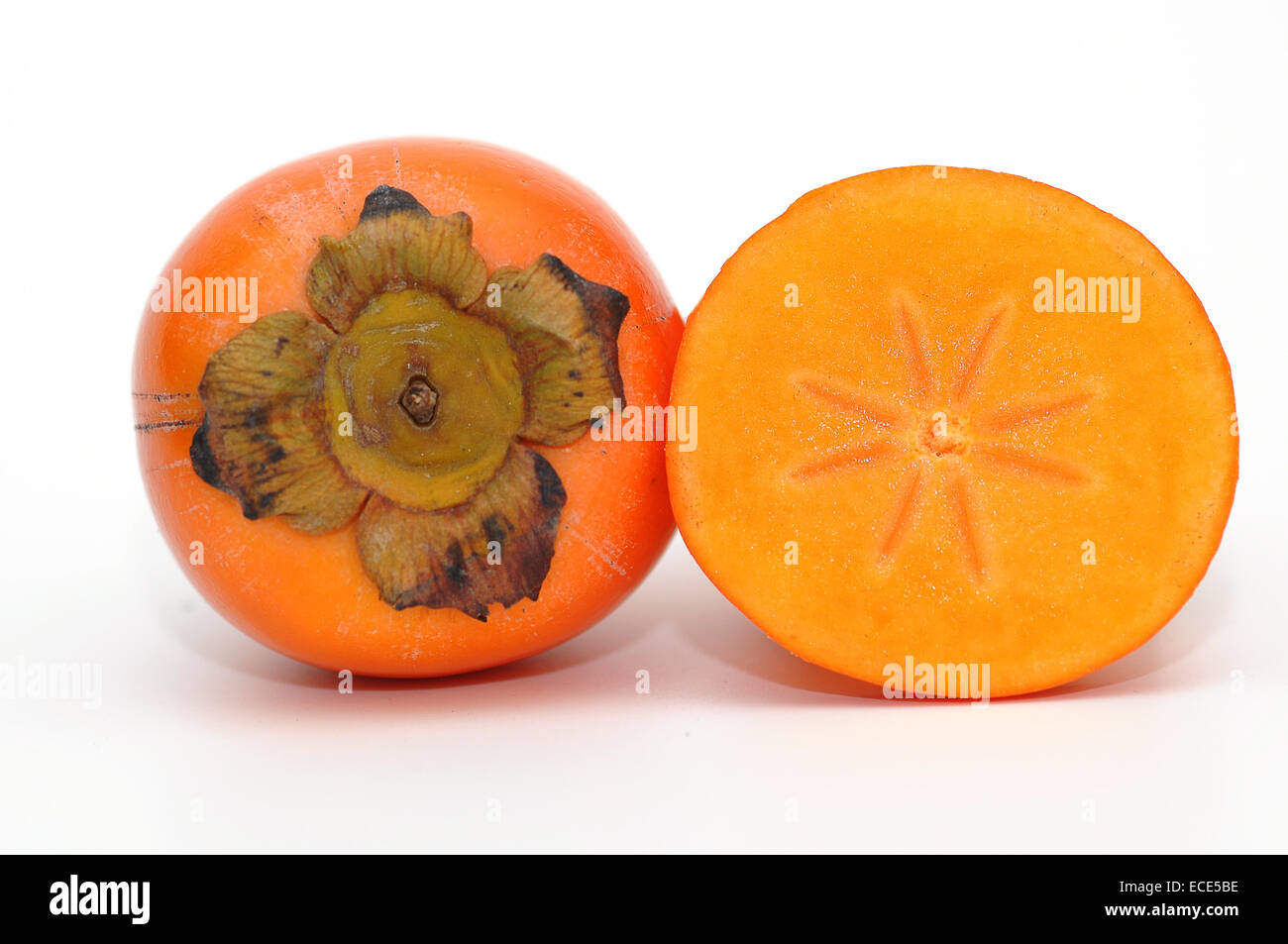 Айва фрукт на белом фоне. Гибрид груши и айвы. В кодировке айва хурма. Хурма и яблоко. В кодировке айва хурма.