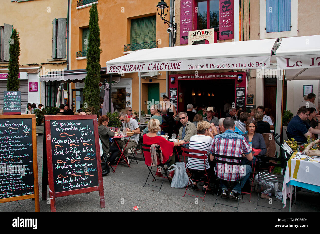 L'Isle sur la French antique market on the banks of the river