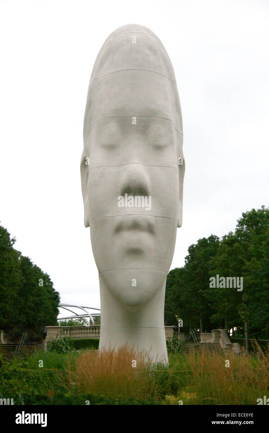 Jaume Plensa Millenium Park Statue Chicago USA Amerika Stadt Statuen weiss Kopf Gesicht Gesichtsausdruck Perspektive Stein Stein Stock Photo