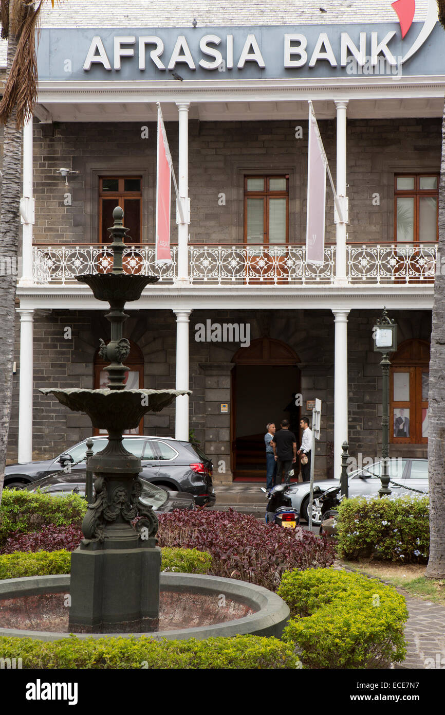 Mauritius, Port Louis, La Chausee, fountain outside AfrAsia Bank Building Stock Photo Alamy