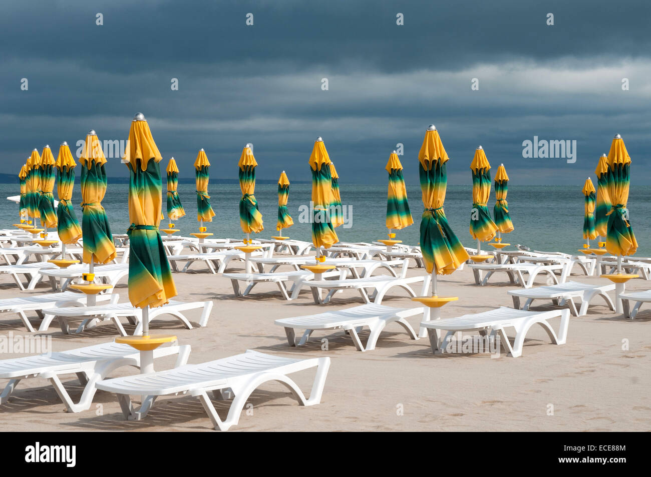 Back end hi-res stock photography and images - Alamy
