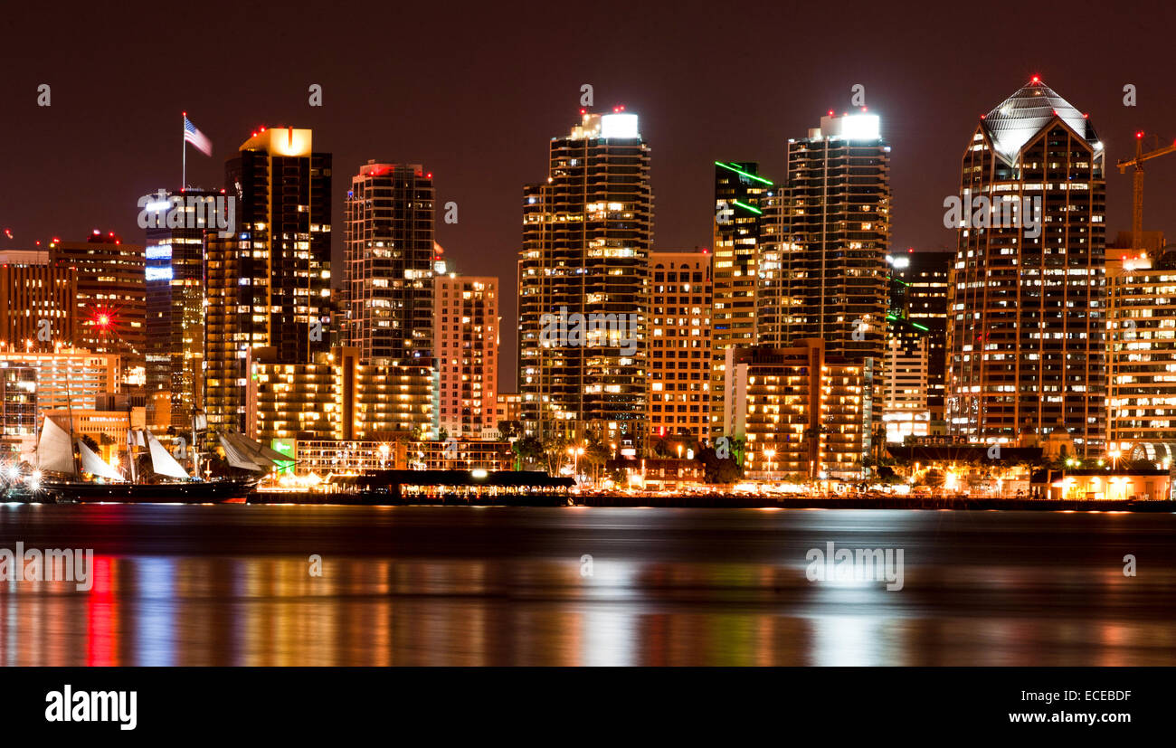 San diego night hi-res stock photography and images - Alamy