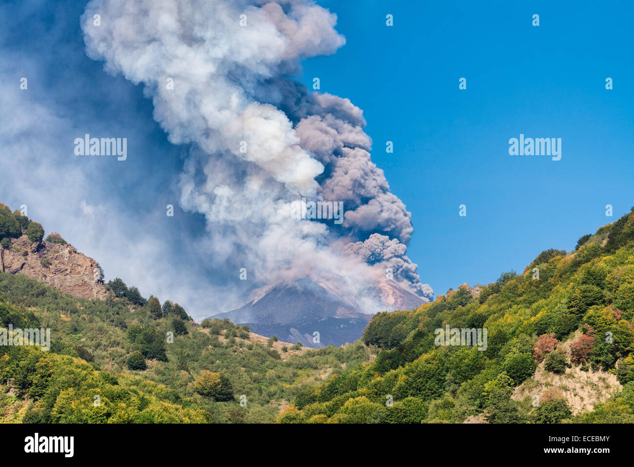 Italy, Sicily, Etna volcano erupting Stock Photo Alamy
