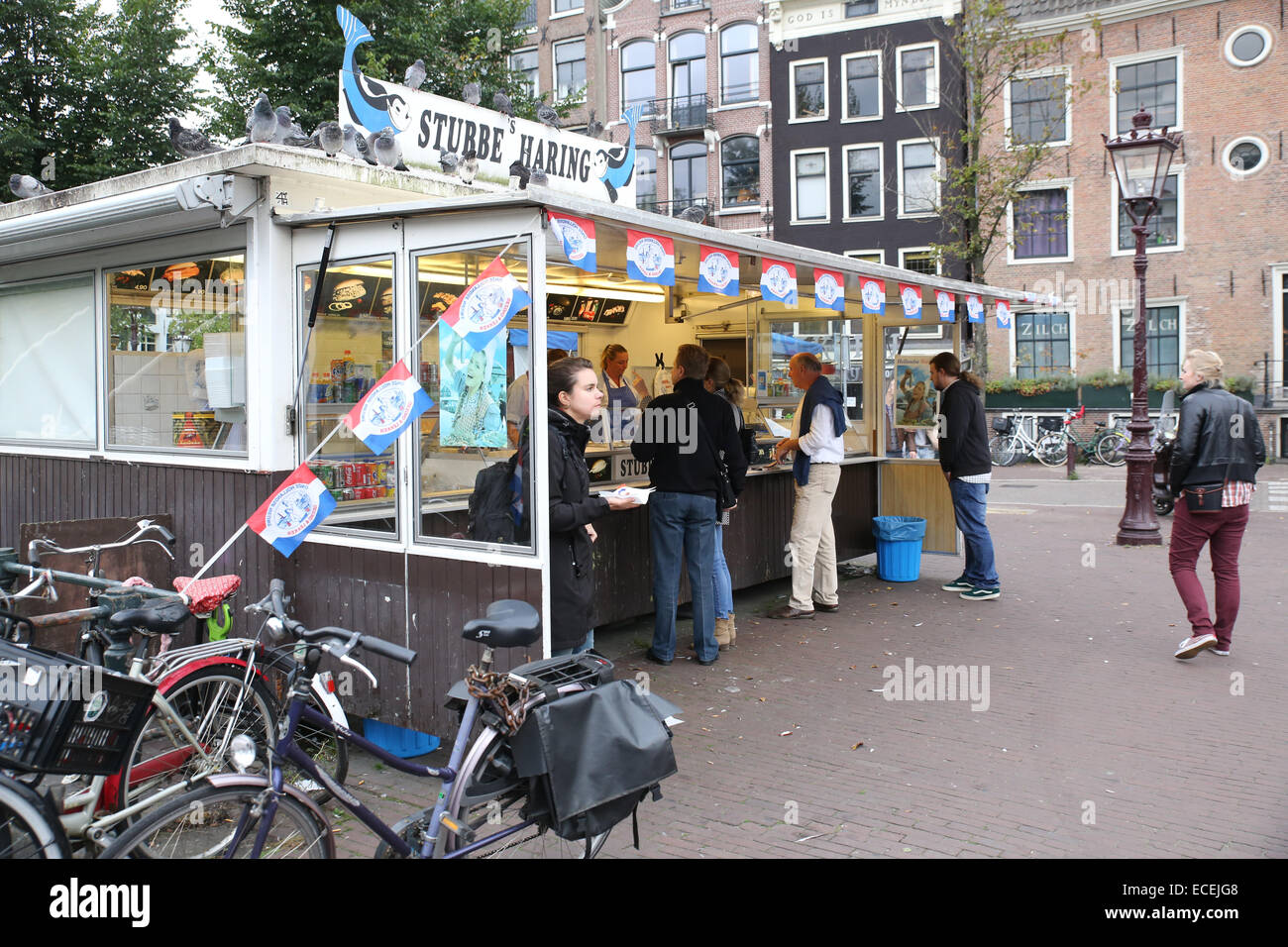 amsterdam street food vendor stubbe haring Stock Photo Alamy