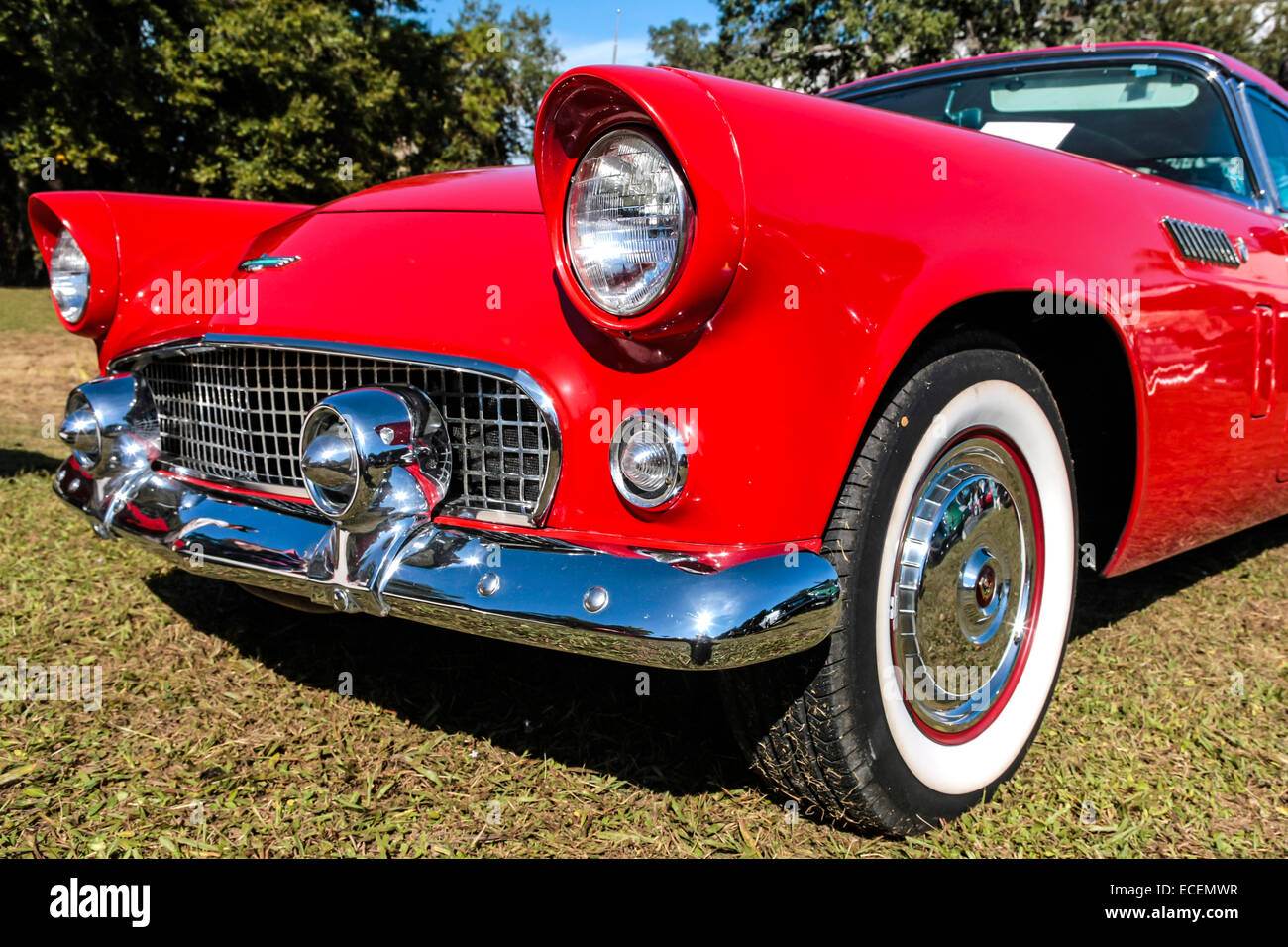 1957 red ford thunderbird hi-res stock photography and images - Alamy
