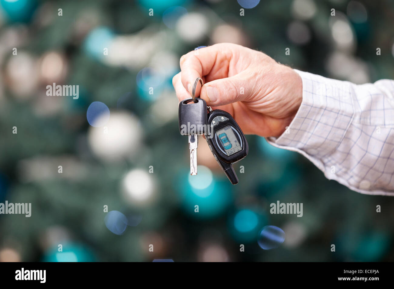 Car key hand holding hi-res stock photography and images - Alamy