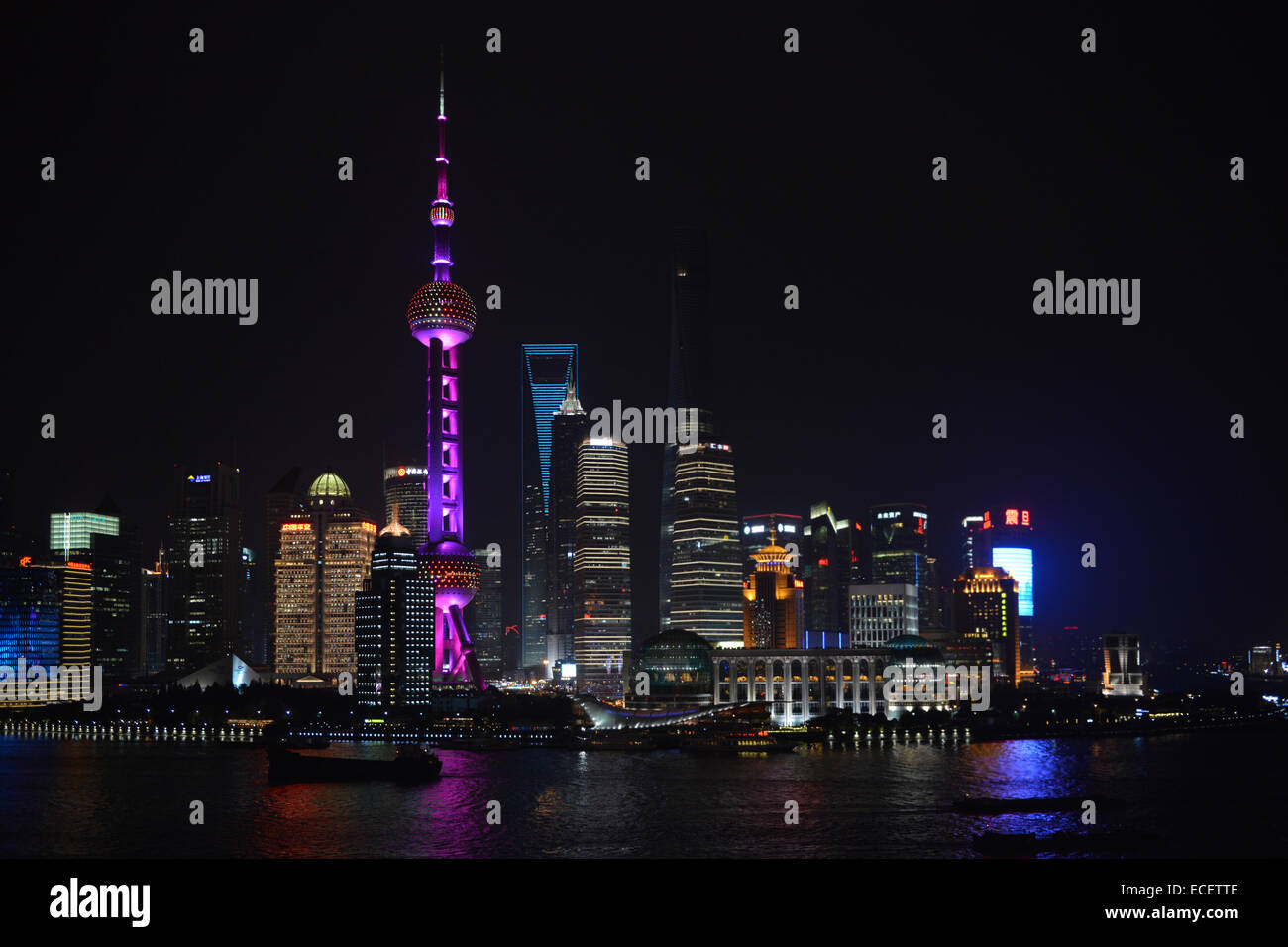 Shanghai bund skyline night hi-res stock photography and images - Alamy