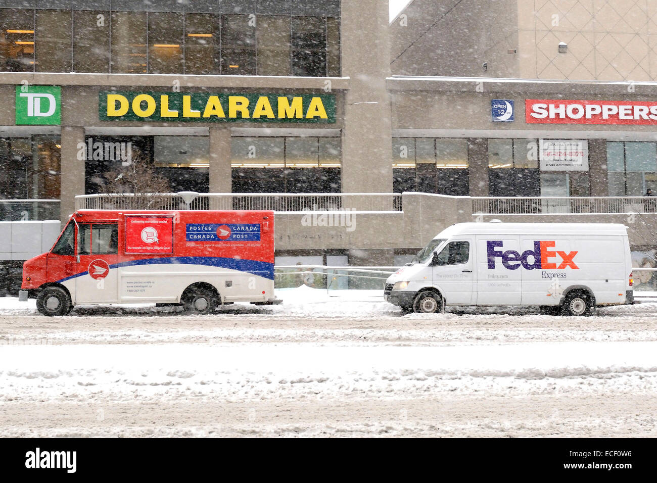 Fedex delivery van hi-res stock photography and images - Alamy