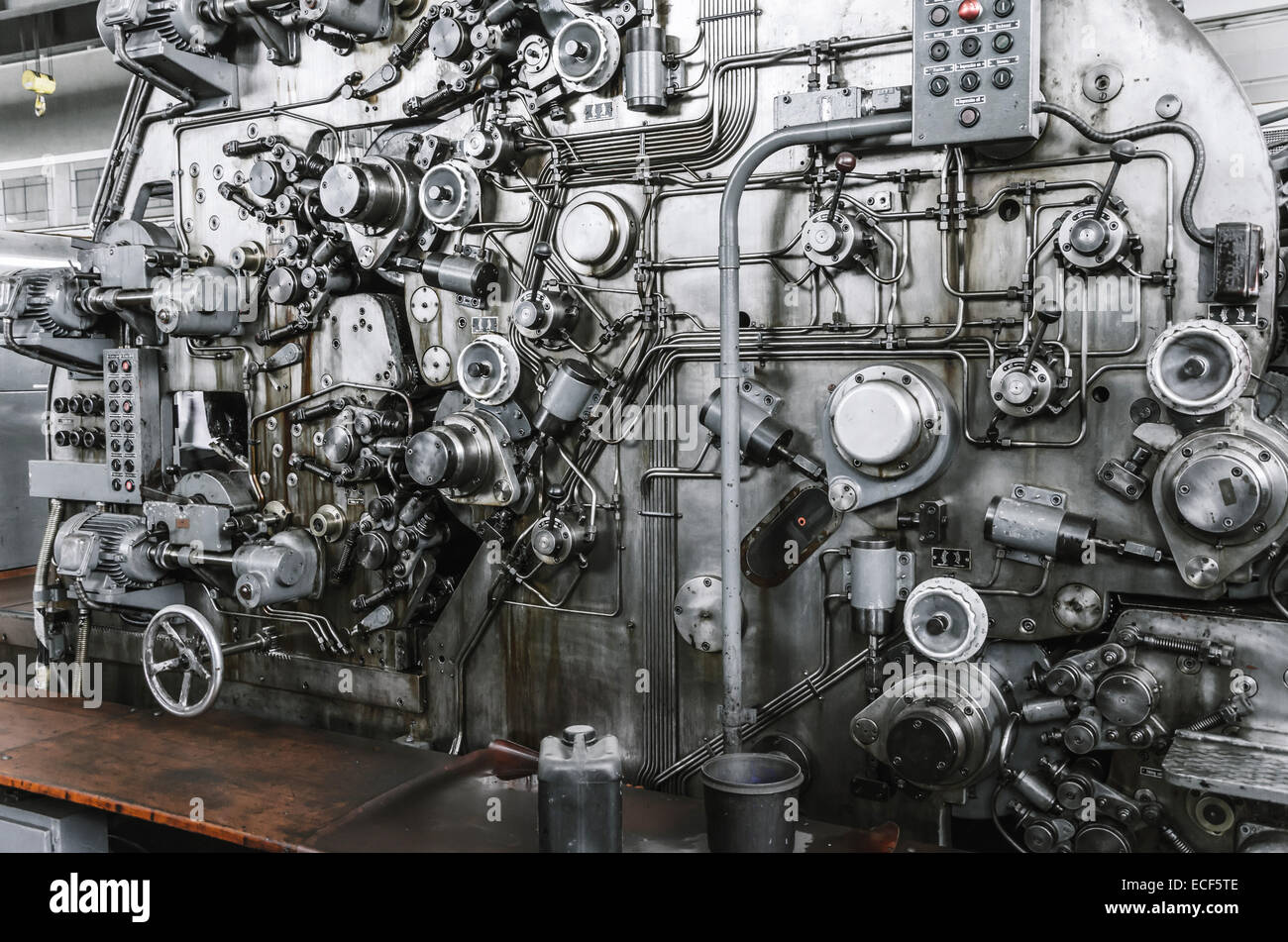 Machine mechanism hi-res stock photography and images - Alamy