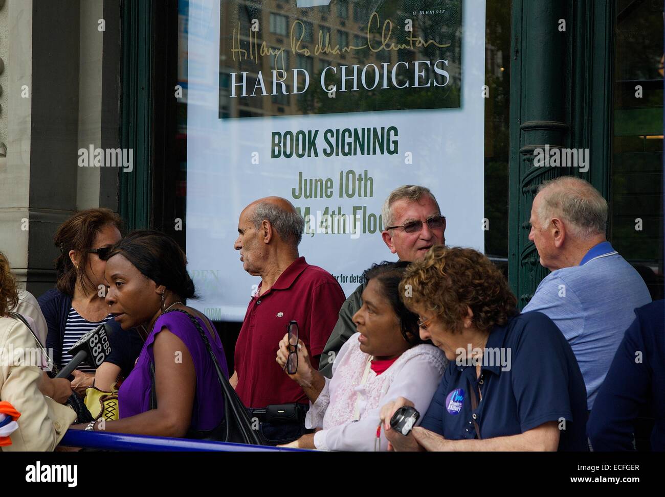 General Views Outside Barnes Noble Book Store As Hillary Rodham