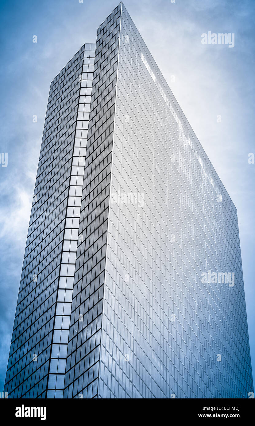 Generic skyscraper tall building hi-res stock photography and images ...